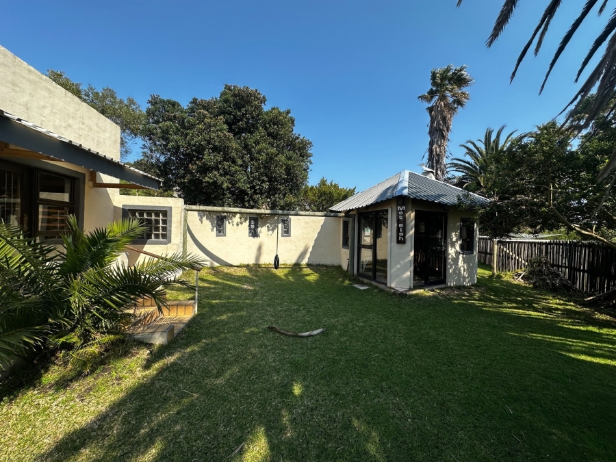 5 Bedroom Property for Sale in Pringle Bay Western Cape